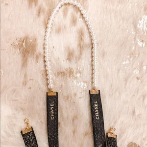 New glass pearls Chanel black ribbon mask/sunglasses lanyard chain